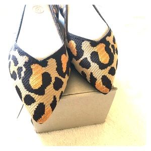 EUC Big Cats points, size 10